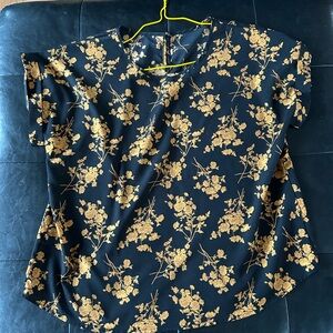 SHEIN Black Floral Short-Sleeve Top with Gold Print